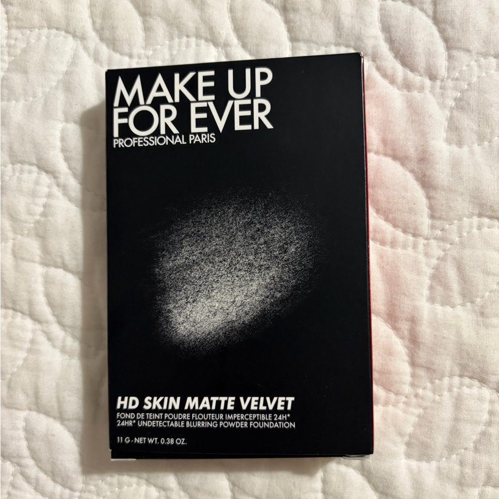 Makeup Forever HD Skin Matte Velvet Foundation - 1Y18 Warm Cashew New in Box.